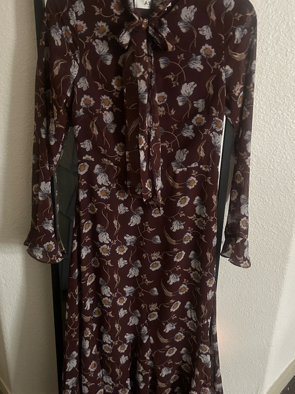 ASTR Burgundy Floral Tie-Neck Long Sleeve Dress